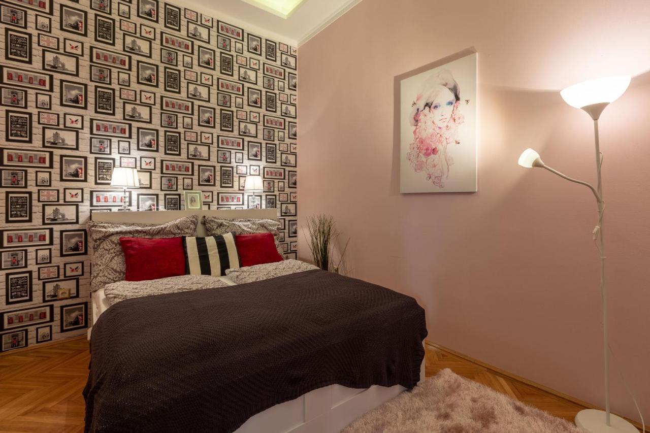 Luxury Downtown Home By Anna ブダペスト エクステリア 写真